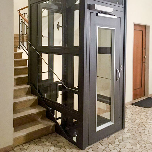 Cabina per ascensori modello Diana con vetrata Cabina per ascensori modello Diana con vetrata