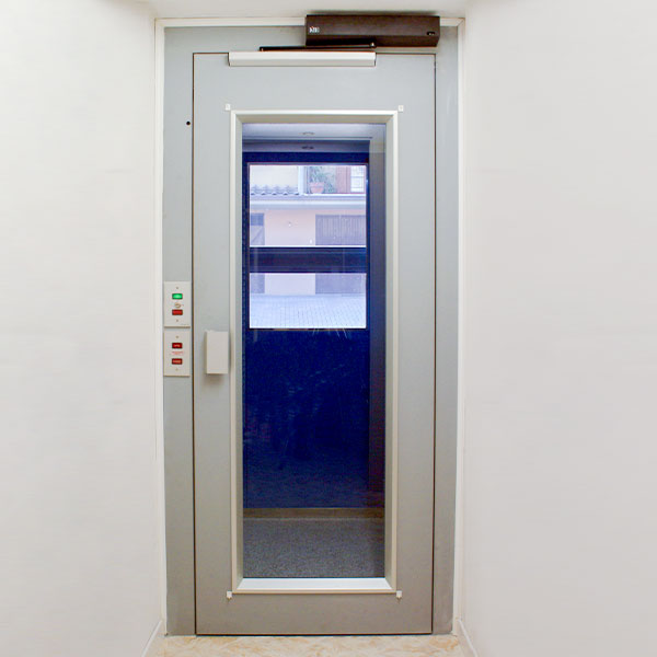 Piattaforma elevatrice modello Icaro Piattaforma elevatrice modello Icaro