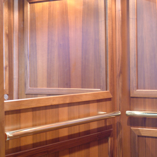 Cabina ascensore in legno Cabina ascensore in legno