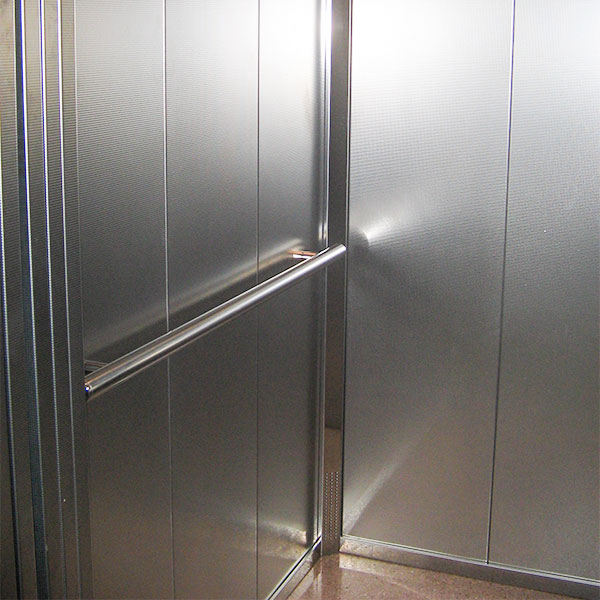 Cabina ascensori in acciaio inox antigraffio Cabina ascensori in acciaio inox antigraffio